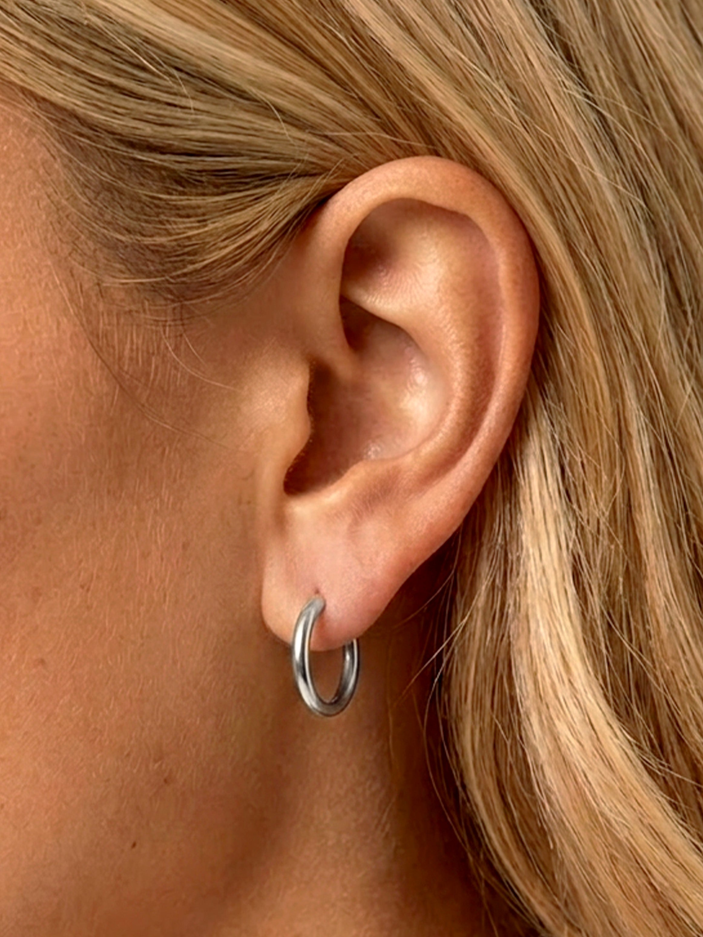 Solid Hoop Earrings - 18mm