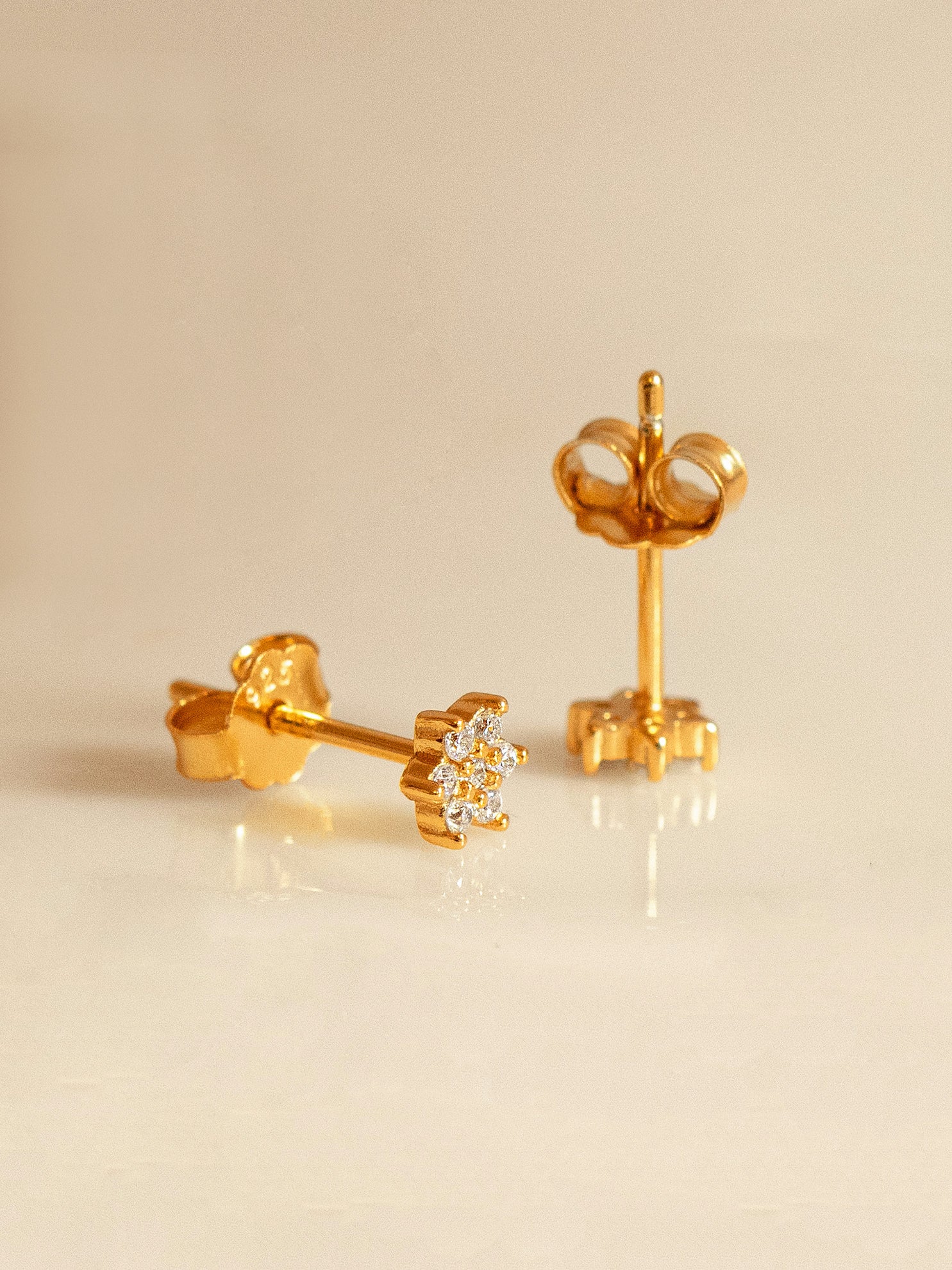 Gold Cluster Stud Earrings - Tiny Flowers