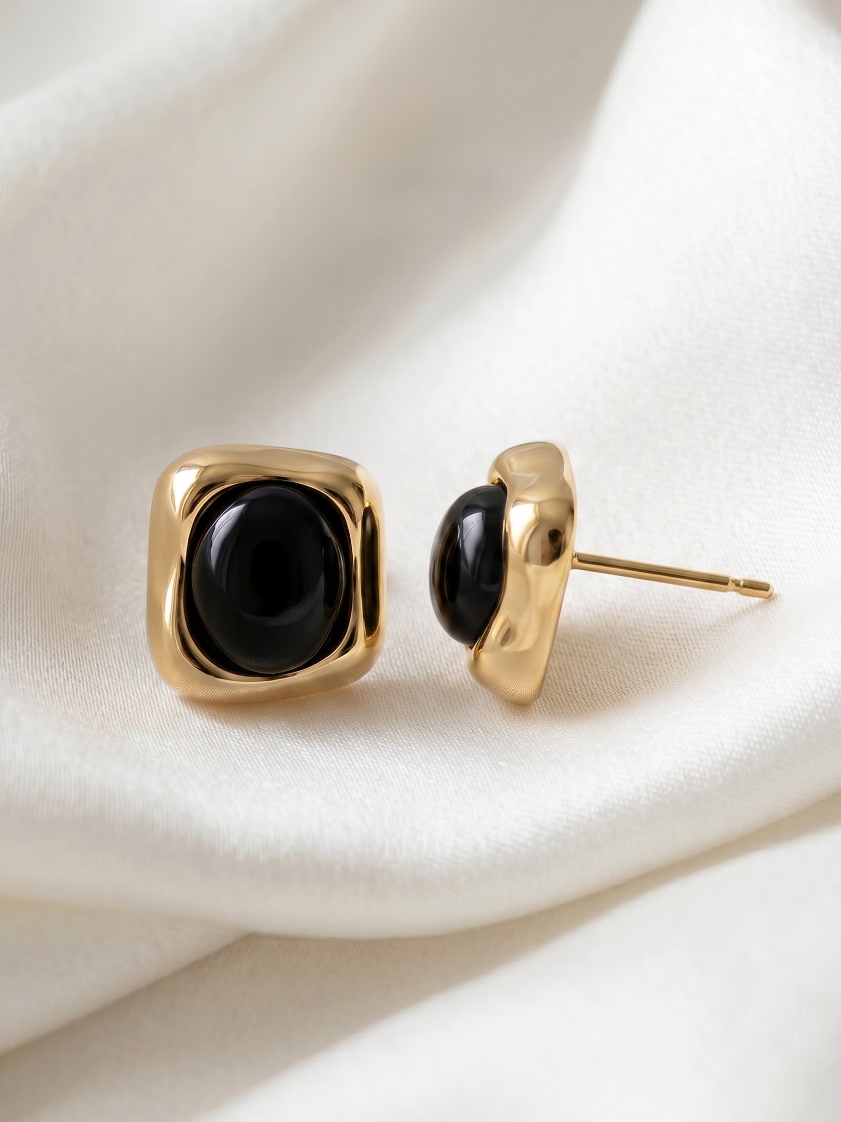 Black Agate Quartz Stud Earrings
