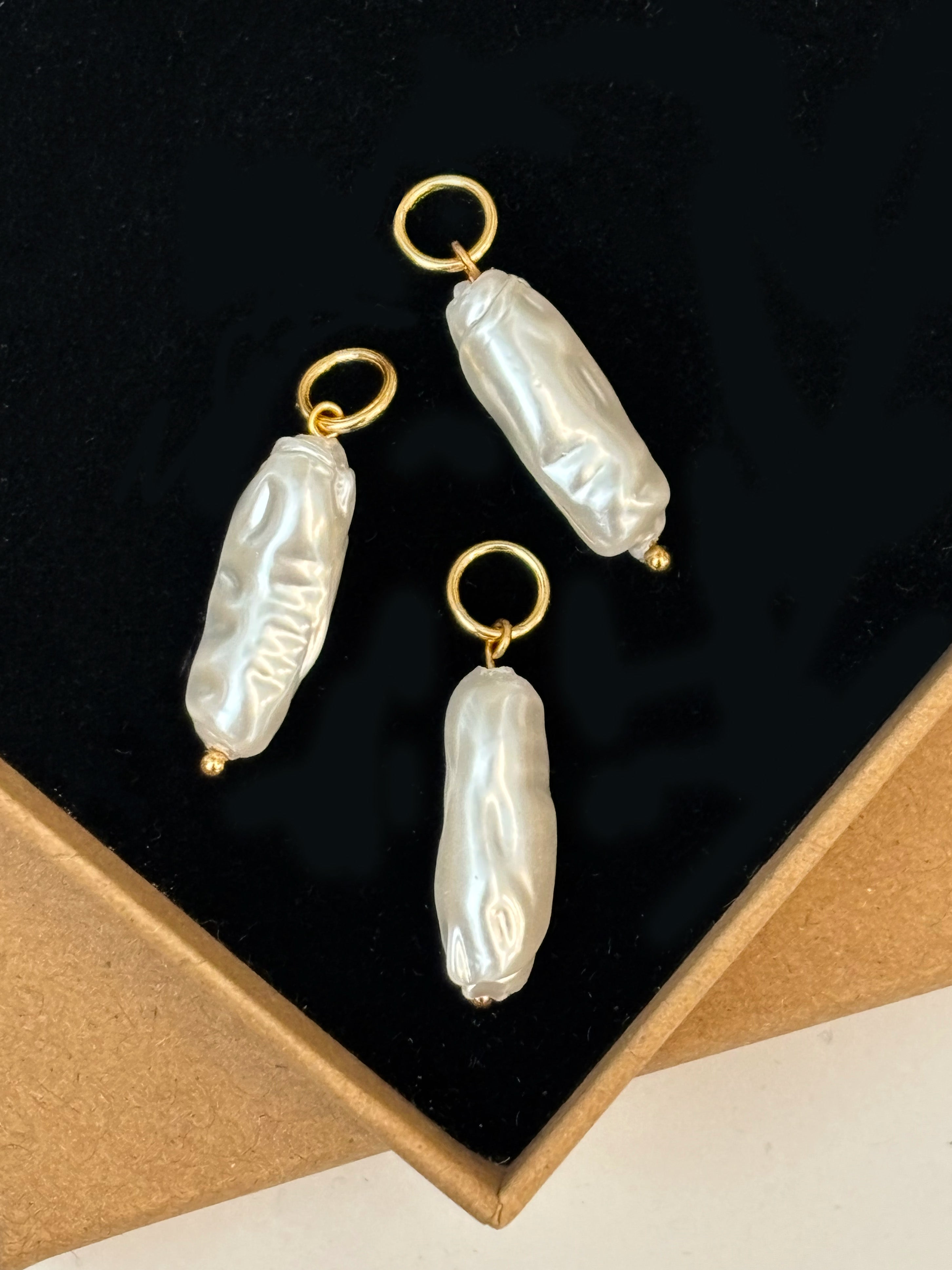 Long Pearl Charm (Big)