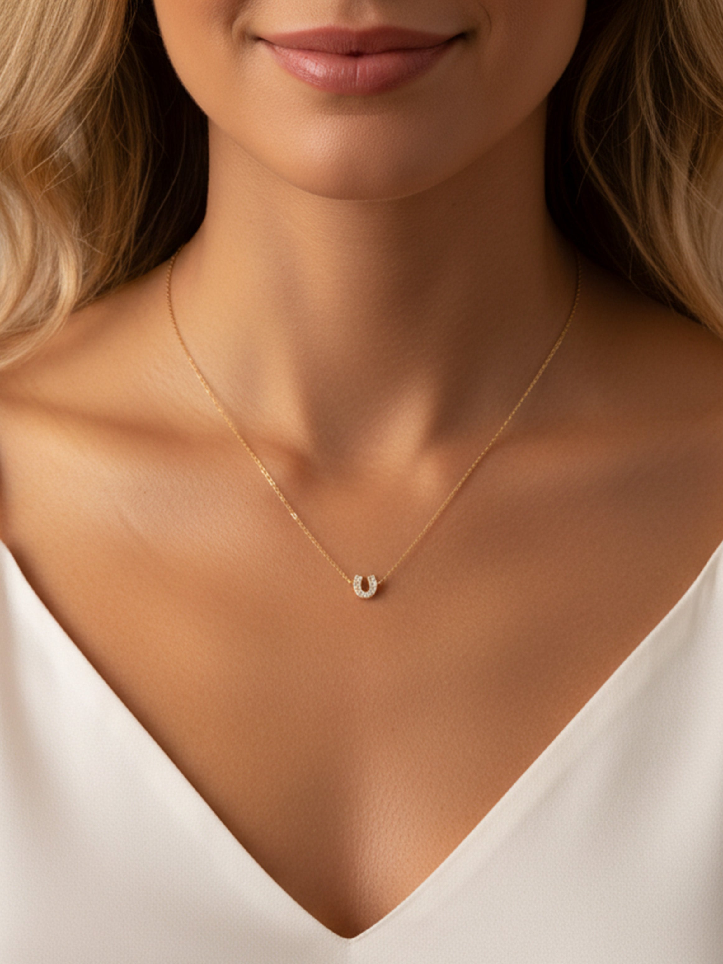 Dainty Horseshoe Pendant Necklace