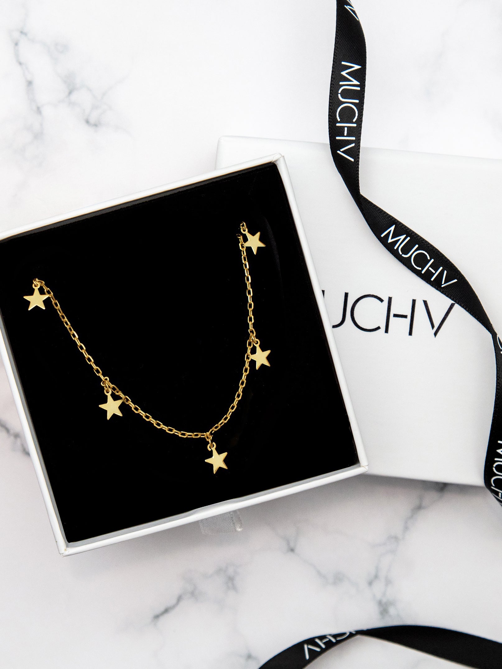 Gold Choker With Smooth Star Charms