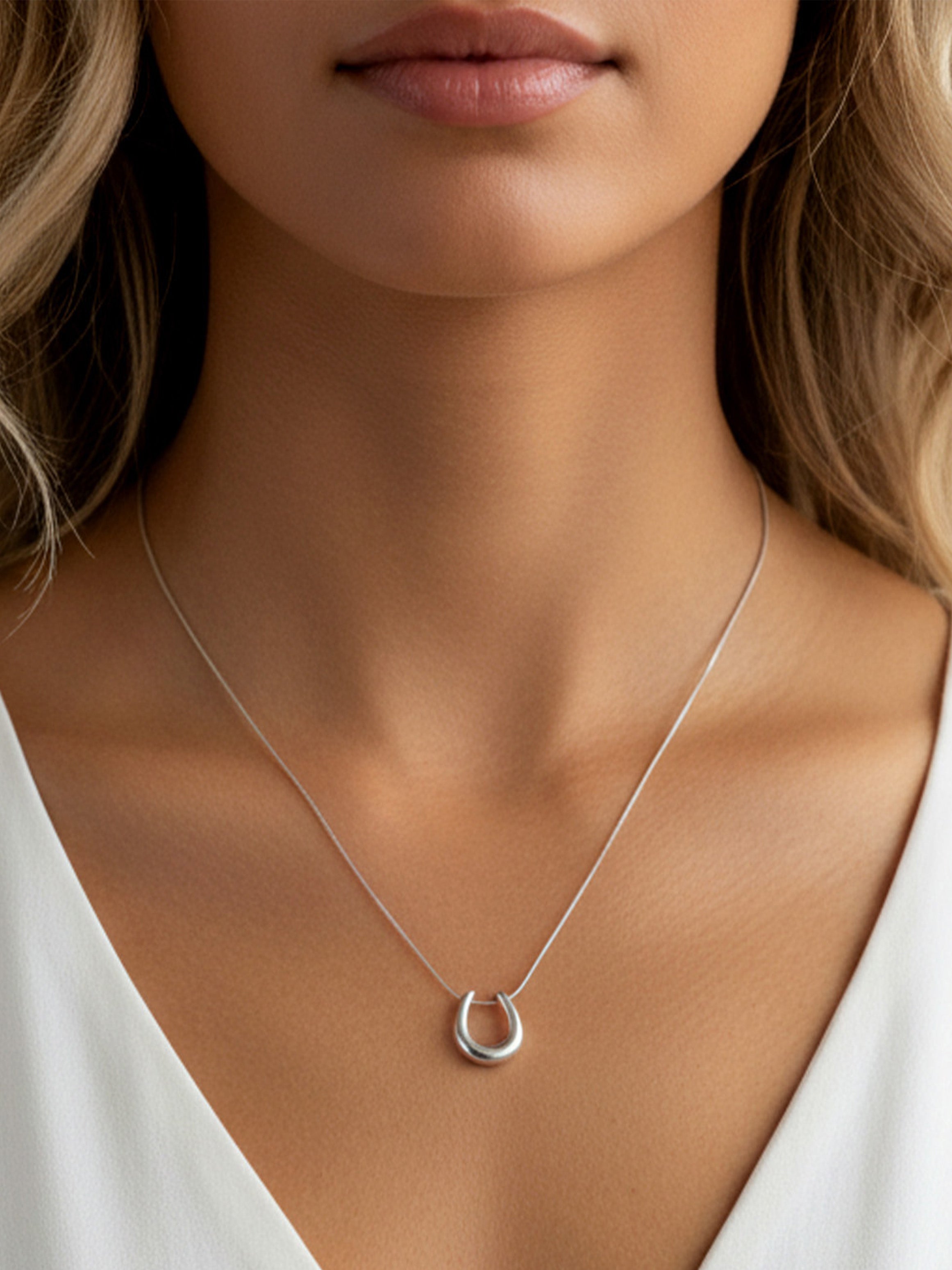 Chunky Horseshoe Pendant Necklace