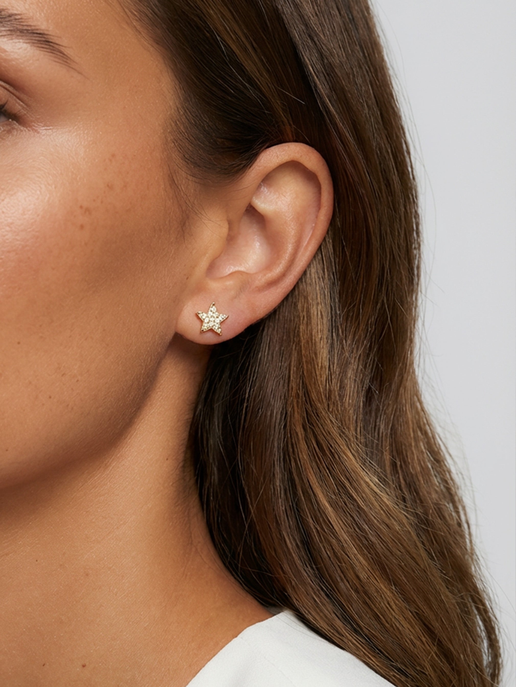 Dainty Star Earrings - Screw Back