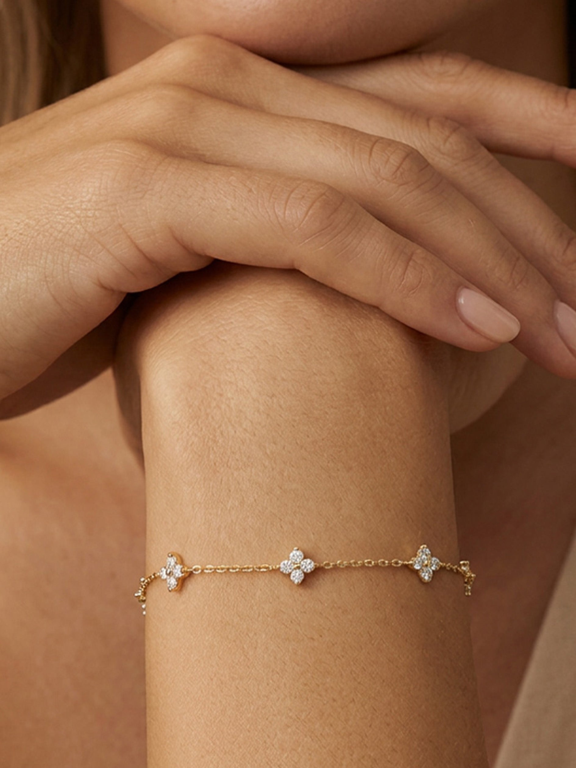 Dainty Hydrangea Flower Bracelet
