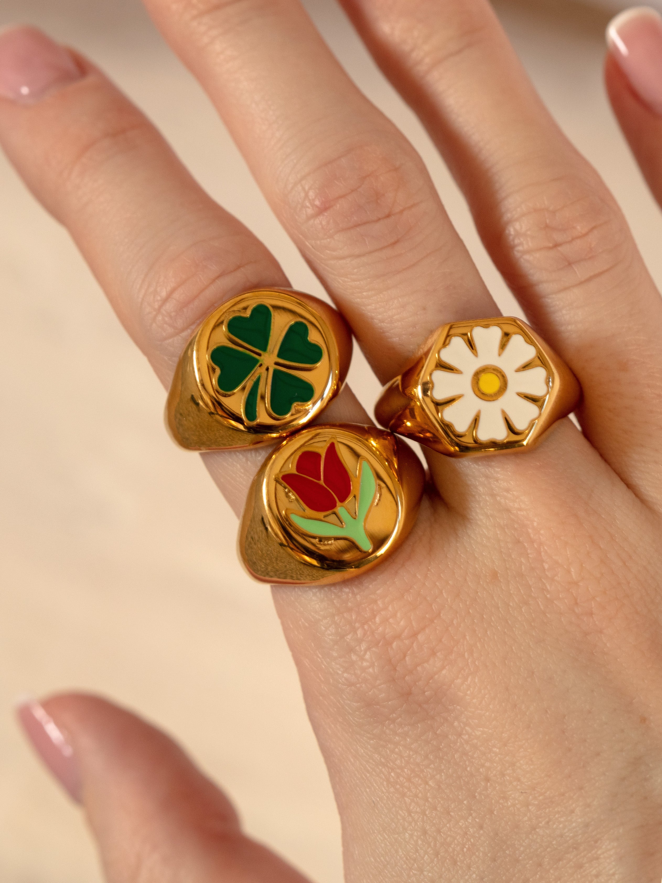 Gold Big Signet Ring With Emerald Green Clover