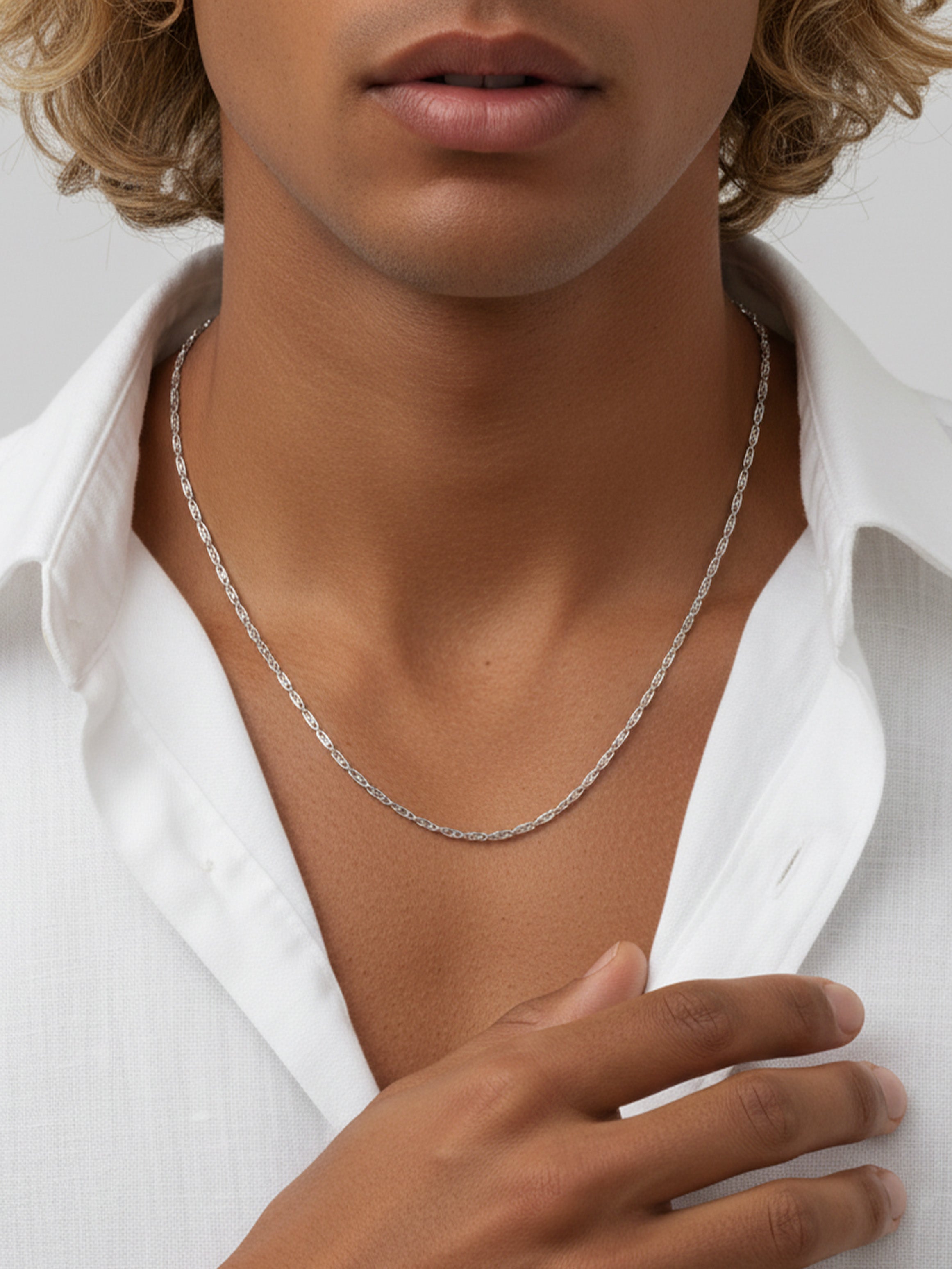 Dainty Swirl Chain Necklace - Unisex